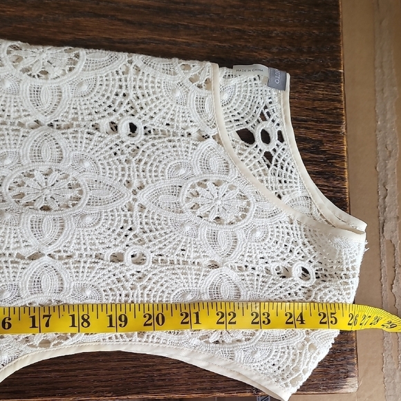 Vince Camuto Lace Crochet Top Size M Ivory White Boho Y2K Sleeveless Open Knit - Picture 9 of 10